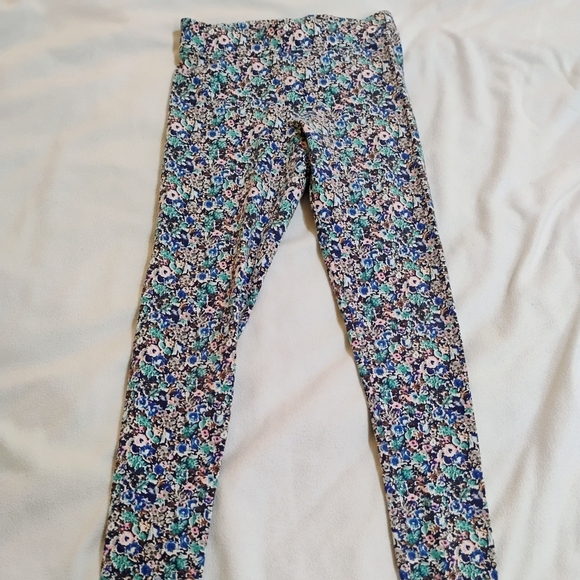 American Eagle Outfitters Pants - American Eagle Outfitters Floral Cropped Leggings in Blue, Green & Pink